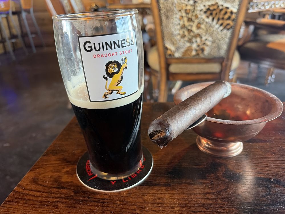 The Chief Cigar Lounge Logo