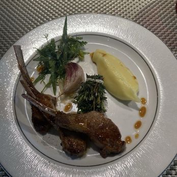 L'Atelier de Joël Robuchon - Lamb with potatoes - French Near Me - Paris, 75