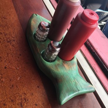 Pompano Joe's - Their condiment holder is a fish, I like it. - Seafood Near Me - Destin, Florida