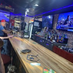 Dog & Parrot Beach Pub - Pet friendly