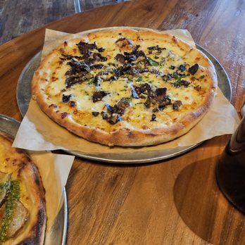Esters Oneida Park - Of the earth pizza - Pizza Near Me - Denver, Colorado Esters Oneida Park - Of the earth pizza - Pizza Near Me - Denver, Colorado