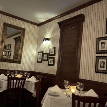 Randy's Steakhouse - Dining room one of many . All different looks - Steakhouses Near Me - Frisco, Texas Randy's Steakhouse - Dining room one of many . All different looks - Steakhouses Near Me - Frisco, Texas