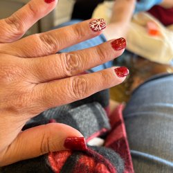 Queen Bee Nails & Spa - Nails & Toes
