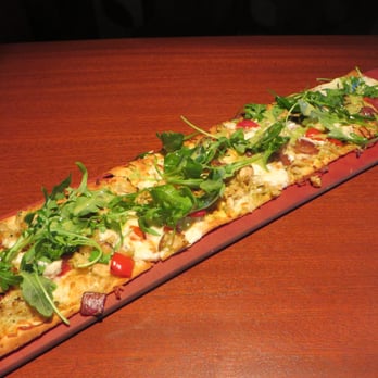 Seasons 52 - RW lunch Grilled Garlic Pesto Chicken flatbread ($9.80 a la carte) 8/2015 - New American Near Me - Chestnut Hill, Massachusetts Seasons 52 - RW lunch Grilled Garlic Pesto Chicken flatbread ($9.80 a la carte) 8/2015 - New American Near Me - Chestnut Hill, Massachusetts
