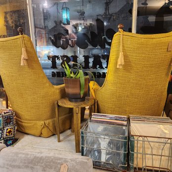 Back to the Fuchsia - Used, Vintage & Consignment Near Me - London, Ontario