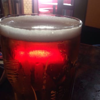 Cafe Batavia 1920 - This place is not only a good spot to chill, but has good food and drink. But a proper pint like this is super rare. - Pubs Near Me - Amsterdam, New Hampshire
