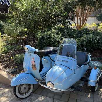 Breathless Sparkling Wines - Entrance area - Wineries Near Me - Healdsburg, California