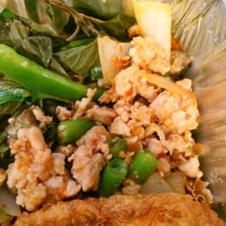 Rice Cube Thai Kitchen - Ground chicken and spicy beans
