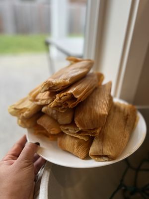 Los Tamales by null