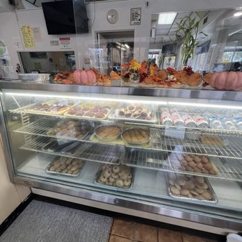 Hellas Pastry Shop - Bakeries Near Me - Chicago, Illinois