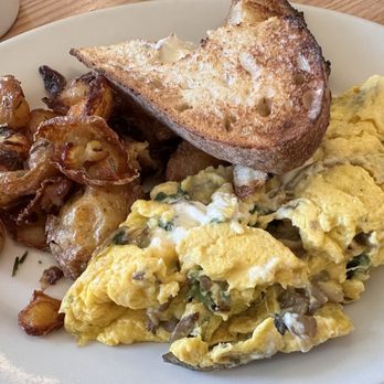 Eats - Spinach mushrooms with goat cheese scramble and country Side Breakfast Potatoes - American Near Me - San Francisco, California