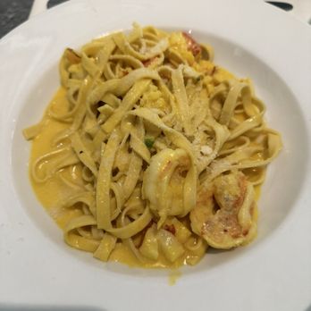 Enzo's on the Lake - Fettucine Al' Aragosta E Gamberi - Italian Near Me - longwood, Florida