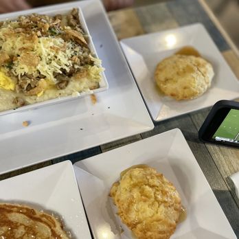 Gochas Breakfast Bar | Cascade - Grit Bowl and Betta Than Yo Momma Biscuits - Wine Bars Near Me - Atlanta, Georgia Gochas Breakfast Bar | Cascade - Grit Bowl and Betta Than Yo Momma Biscuits - Wine Bars Near Me - Atlanta, Georgia