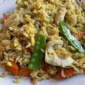 Arroy - Yellow curry rice with chicken - Thai Near Me - St. Cloud, Minnesota Arroy - Yellow curry rice with chicken - Thai Near Me - St. Cloud, Minnesota