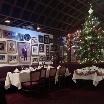 La Traviata - Charming dining room - Italian Near Me - San Francisco, California La Traviata - Charming dining room - Italian Near Me - San Francisco, California