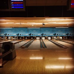 Cherokee Lanes - Ready to bowl