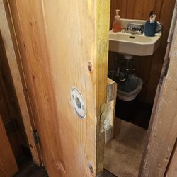 Kit Carson Lodge - No door knob on bathroom door