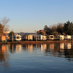 Willis RV Park - Lake front spaces.