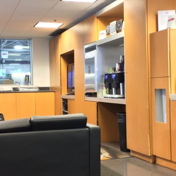CardinaleWay Acura - Comfortable lounge with snacks and beverages - Car Dealers Near Me - Las Vegas, Nevada