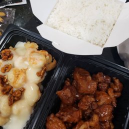 Honey Walnut Prawns, General Tzo's Chicken, Rice