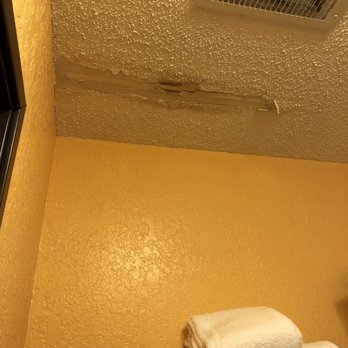 Quality Inn & Suites - what kind of owner doesnt attempt to fix up a room rents out a room like this? - Hotels Near Me - Grinnell, Iowa Quality Inn & Suites - what kind of owner doesnt attempt to fix up a room rents out a room like this? - Hotels Near Me - Grinnell, Iowa