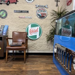 Friendswood Auto Center - Lobby area