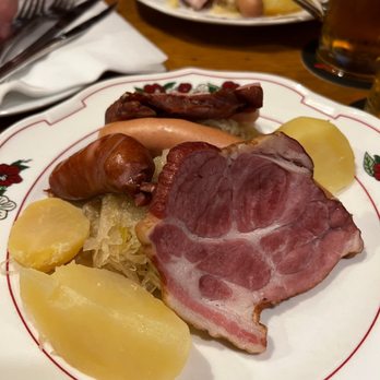 Schwendi Bier Und Wiestub - Choucroute - French Near Me - Colmar, 68 Schwendi Bier Und Wiestub - Choucroute - French Near Me - Colmar, 68