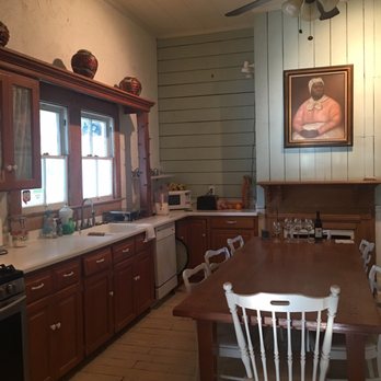 T'frere's House Bed & Breakfast - Bed & Breakfast Near Me - Lafayette, Louisiana