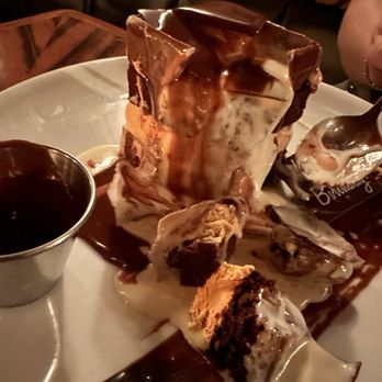 Catch NYC - Chocolate mousse cake - Asian Fusion Near Me - New York, New York