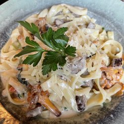Lago di Garda - Lunch special. Chanterelle mushrooms, steak, fettuccini Alfredo. Damn good.