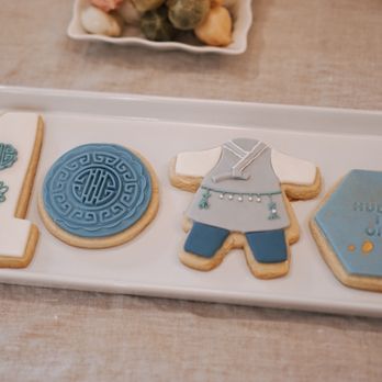 Sweet Vanilla Bake Shop - Cutest sugar cookies that matched the birthday boy's hanbok - Bakeries Near Me Sweet Vanilla Bake Shop - Cutest sugar cookies that matched the birthday boy's hanbok - Bakeries Near Me