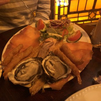 Quays Bar - Pubs Near Me - Galway, G