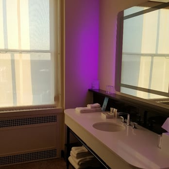 21c Museum Hotel Durham - bathroom rm 908 - Hotels Near Me - Durham, North Carolina 21c Museum Hotel Durham - bathroom rm 908 - Hotels Near Me - Durham, North Carolina
