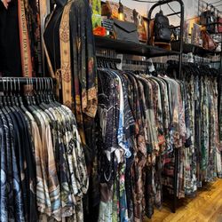 Twitchin Threadz & Company