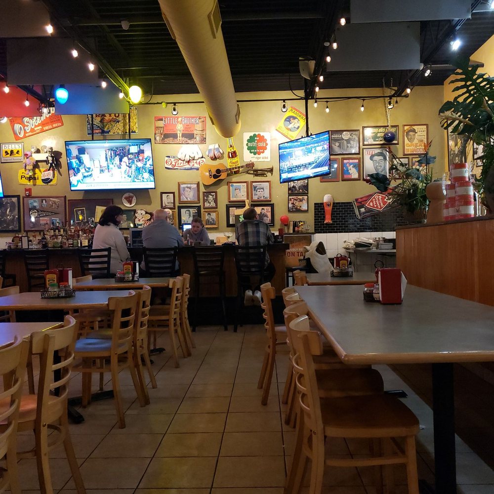 Falco's Pizza - No wait at the bar! - Pizza Near Me - Burr Ridge, Illinois Falco's Pizza - No wait at the bar! - Pizza Near Me - Burr Ridge, Illinois