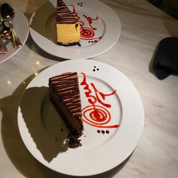 CVI.CHE 105 - Lucuma Cheesecake / Cheesecake de Lcuma And chocolate cake. Very good desserts! - Peruvian Near Me - Miami, Florida CVI.CHE 105 - Lucuma Cheesecake / Cheesecake de Lcuma And chocolate cake. Very good desserts! - Peruvian Near Me - Miami, Florida