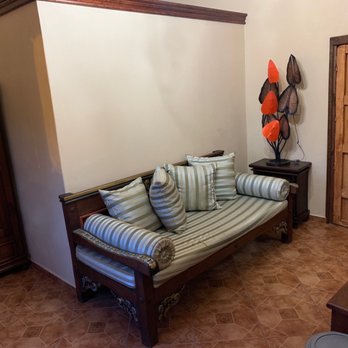 El Refugio - Individual sofa bed in the suite - Hotels Near Me - Dolores Hidalgo, GUA