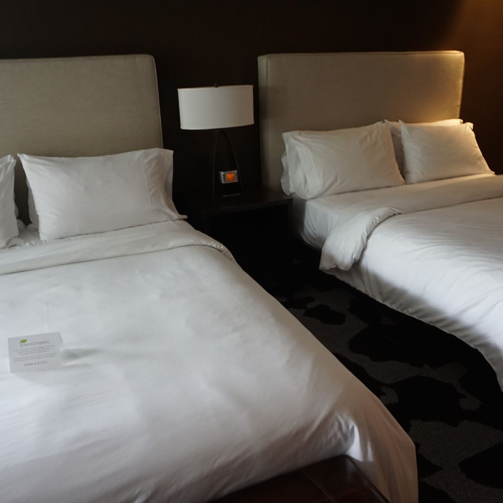 Åppellation - Two queen size beds at Wine & Roses in Lodi. - Venues & Event Spaces Near Me - Lodi, California Åppellation - Two queen size beds at Wine & Roses in Lodi. - Venues & Event Spaces Near Me - Lodi, California