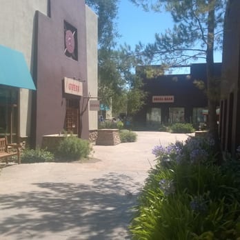 Viejas Outlets - Sidewalks - Men's Clothing Near Me - Alpine, California