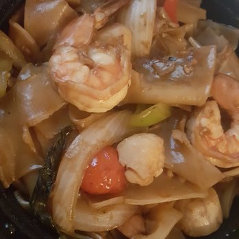 Paragon Thai Restaurant - Drunken noodles with shrimp and scallops - Thai Near Me - Washington, DC, District of Columbia Paragon Thai Restaurant - Drunken noodles with shrimp and scallops - Thai Near Me - Washington, DC, District of Columbia