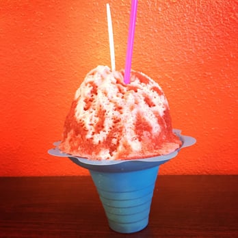 Menehune Murph's - Medium Strawberry with condensed milk and ice cream - Shaved Ice Near Me - Gladstone, Oregon