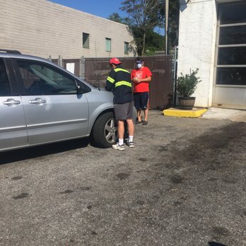 Jerry's Auto Towing - Here's on PowerHouse Rd. with red hat...extorting $300 for stealing our car overnight on Labor Day 2020 - Auto Repair Near Me - Roslyn Heights, New York