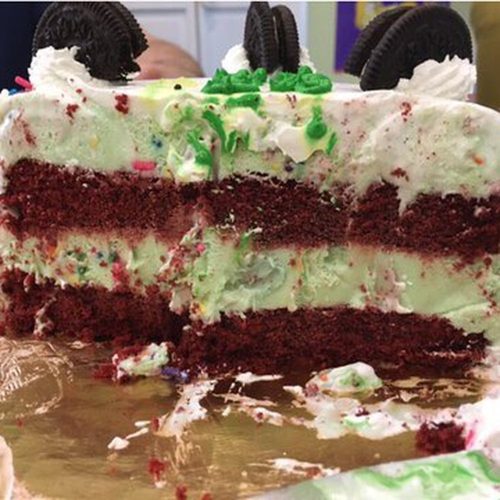 Oreo cookies & chocolate chips were missing add ins. Only a small part of the ice cream had sprinkles mixed in Owner didn't care