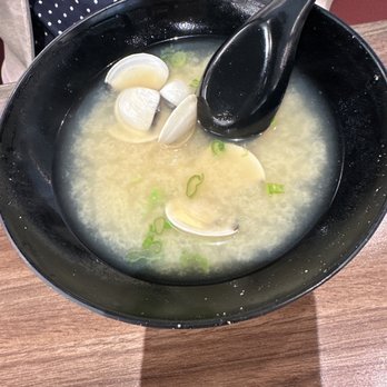 Waka Sakura - Miso soup with clams - Conveyor Belt Sushi Near Me - Irvine, California Waka Sakura - Miso soup with clams - Conveyor Belt Sushi Near Me - Irvine, California