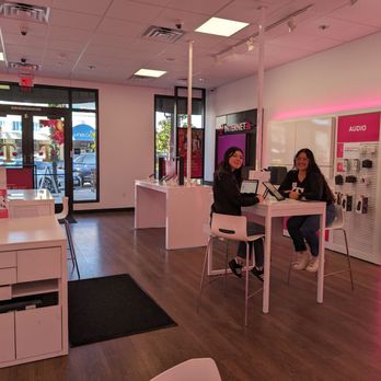T-Mobile - Friendly T-Mobile staff at new (as of December 2023) store location in Pacific Highlands Ranch in Carmel Valley. - Mobile Phones Near Me - San Diego, California