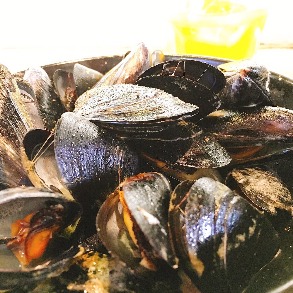 Steamed mussels - 7 euros Steamed mussels - 7 euros