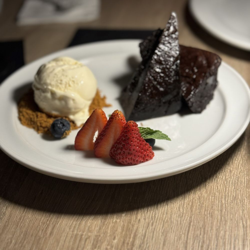 Cholo's Bistro - Flourless chocolate dessert - Puerto Rican Near Me - San Juan, Puerto Rico