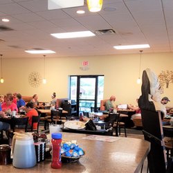 Tom's Pancake House - Central dining near entance