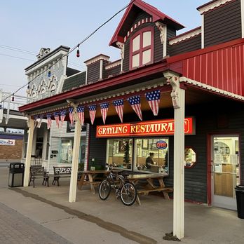 Grayling Restaurant - New American Near Me - Grayling, Michigan