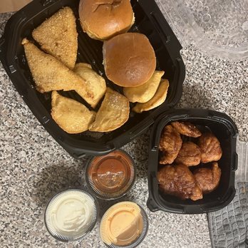 Arooga's - The Sampler, 5 Boneless Wings - Burgers Near Me - Shippensburg, Pennsylvania